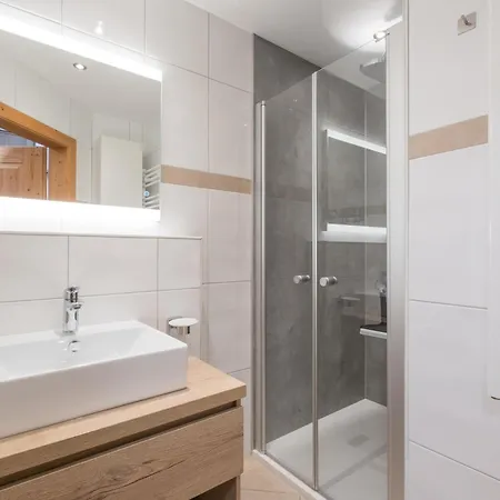 Arianne In - Out 아파트