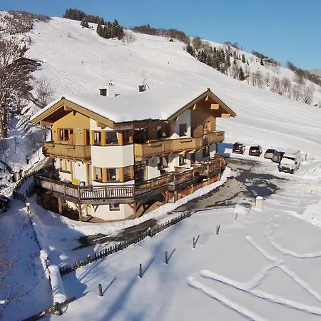 Arianne In - Out Apartment Saalbach-Hinterglemm