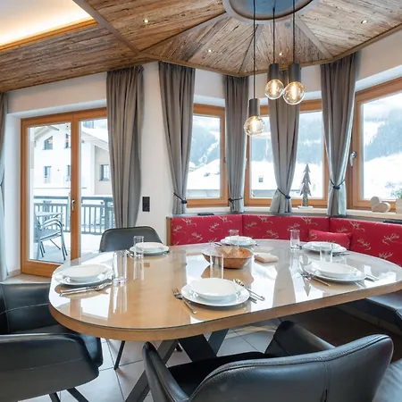 Arianne In - Out * Saalbach-Hinterglemm